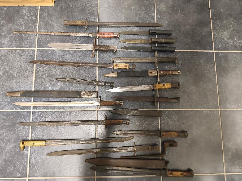 Lot Bajonetten, Verzamelen, Ophalen of Verzenden, Landmacht, Mes of Dolk