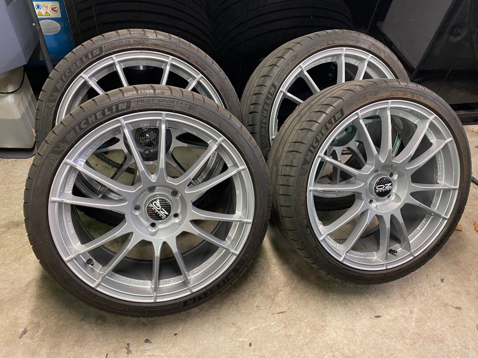 Oz ultraleggera 19 inch, Auto-onderdelen, Banden en Velgen, Ophalen, 19 inch, Band(en)