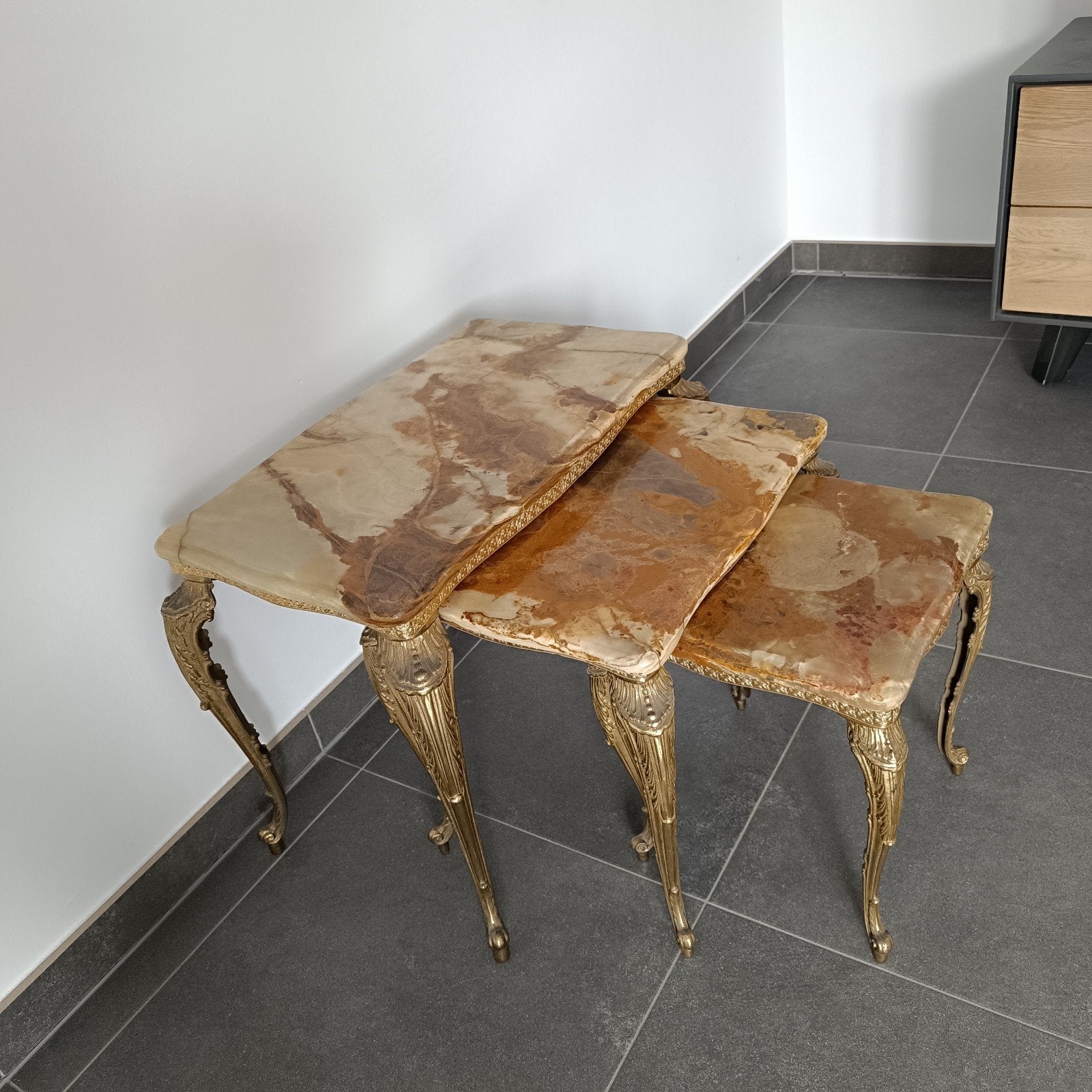 Set van 3 vintage nesttafels met natuurstenen blad, Ophalen