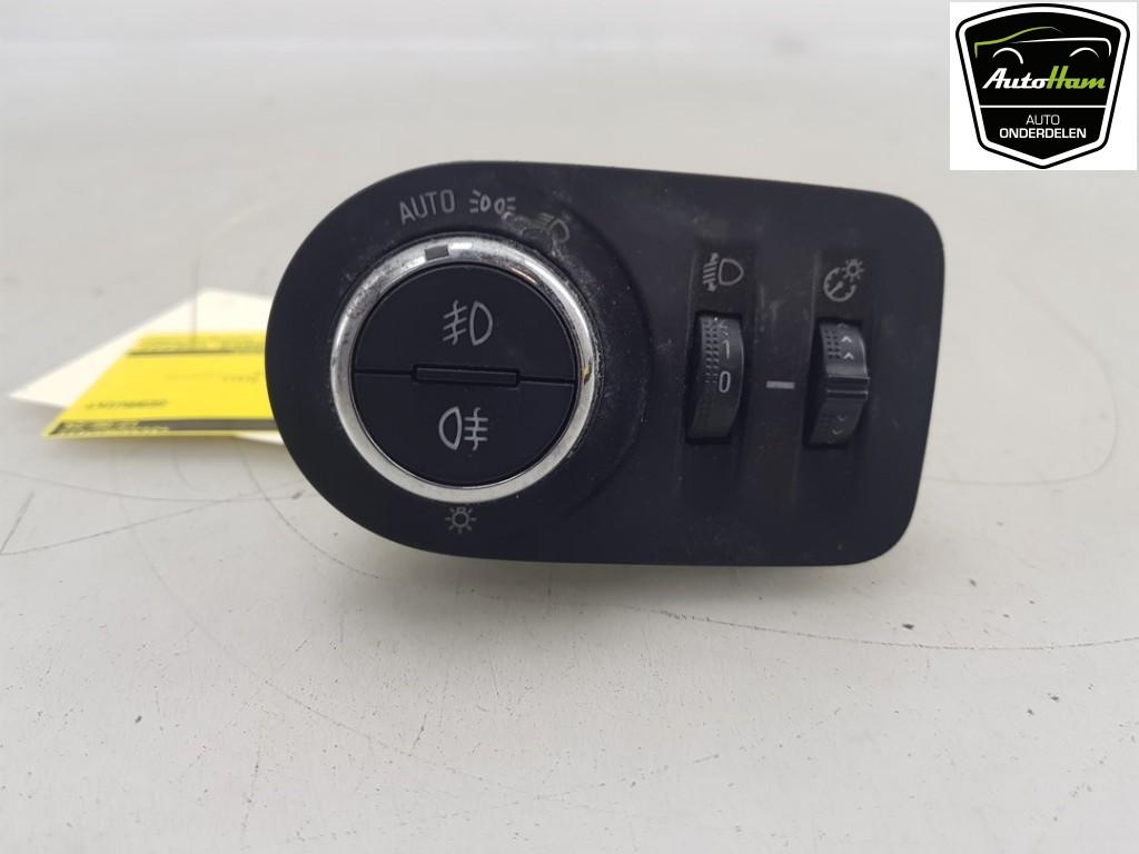 INTERRUPTEUR D'ECLAIRAGE Opel Combo Cargo (01-2018/04-2021), Autos : Pièces & Accessoires, Tableau de bord & Interrupteurs, Opel