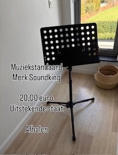 Muziekstaander (pepiter) “Soundking”, Muziek en Instrumenten, Standaarden, Ophalen, Zo goed als nieuw