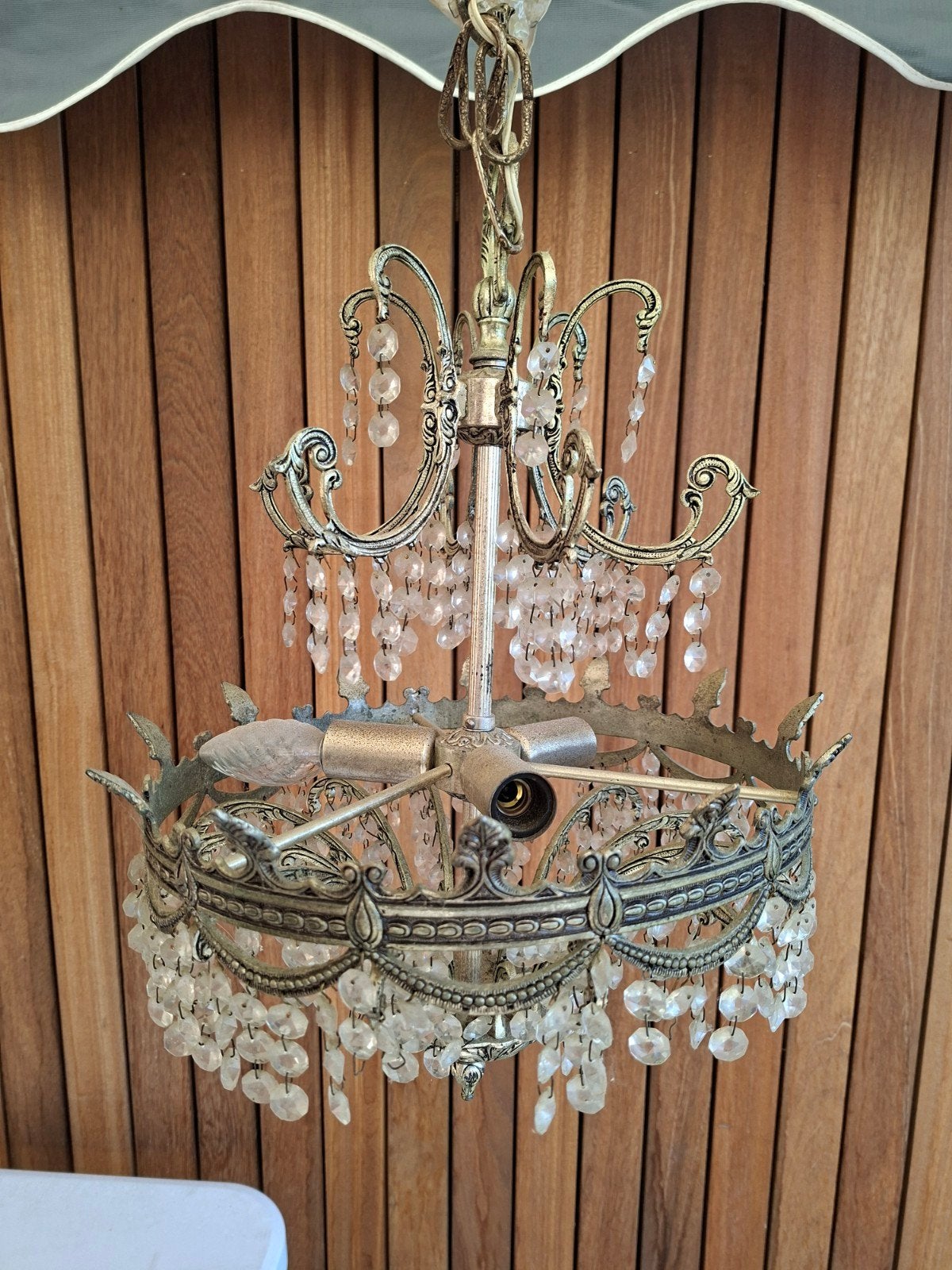 Lustre vintage, Enlèvement