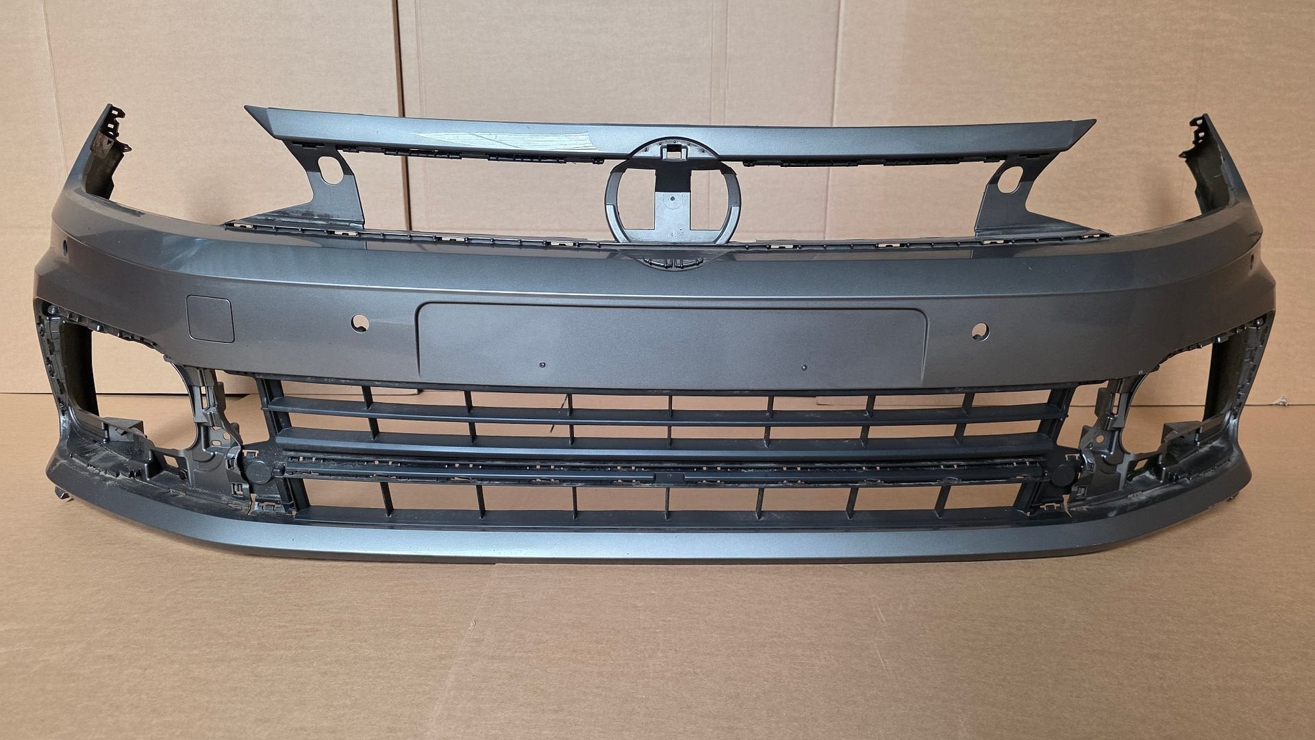 Voorbumper Volkswagen Polo 2G AW R-line bj.2018-2022 2G0 4xP, Gebruikt, -, Ophalen of Verzenden, Bumper