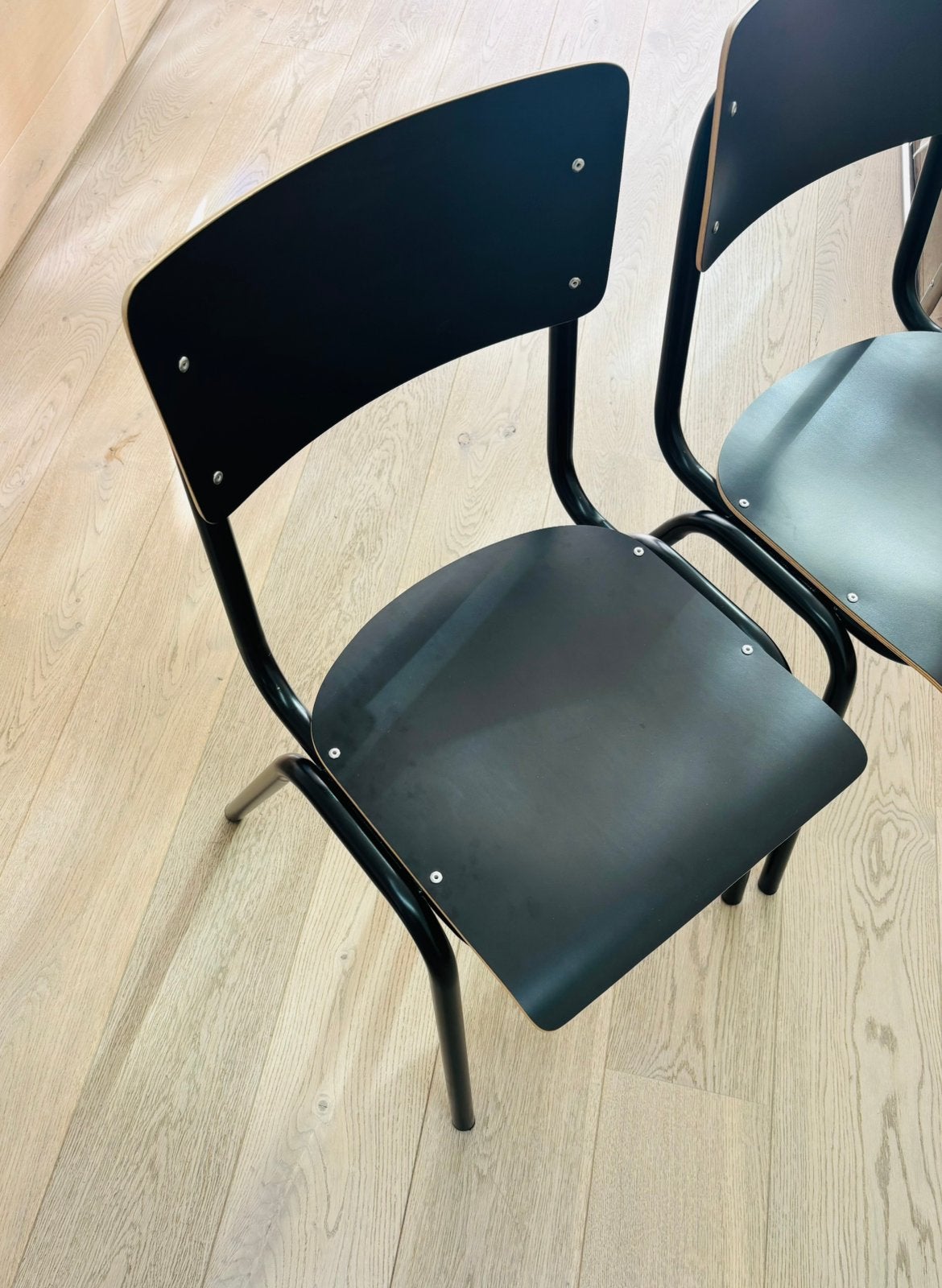 Zuiver - Schoolstoel - Design - Zwart - 6 stuks, Huis en Inrichting, Ophalen, Gebruikt, Zwart, Vijf, Zes of meer stoelen