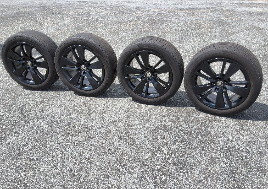4 belles jantes 18", originales Skoda avec pneus été, Pneus et Jantes, Pneus été, 18 pouces, Enlèvement