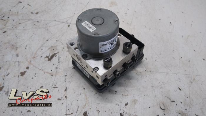 Pompe ABS d'un Kia Stonic, Kia, -, 3 mois de garantie, Utilisé