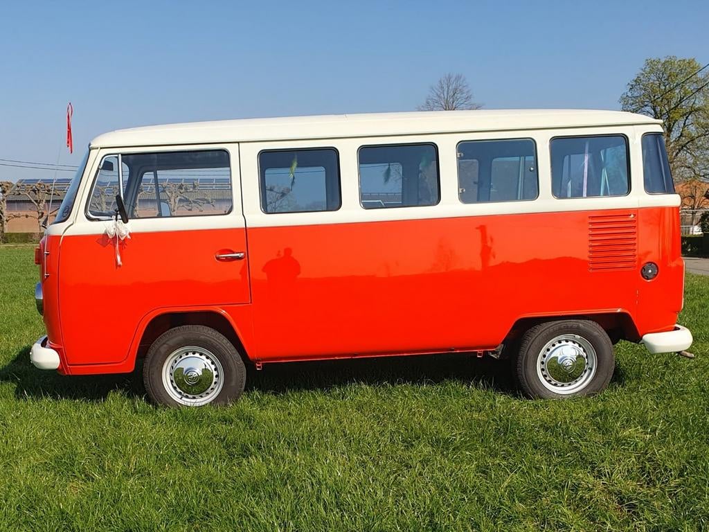 Fourgonnette vintage Volkswagen T2, Autos, Oldtimers & Ancêtres, Particulier, Volkswagen, Essence