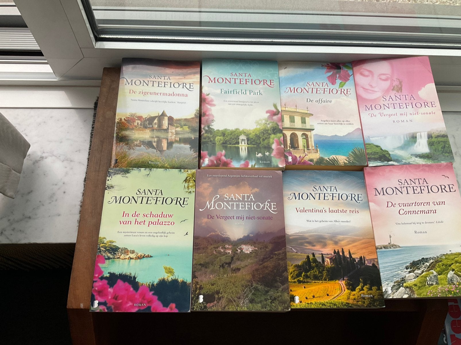 8 boeken van Santa Montefiore, Boeken, Ophalen of Verzenden, Zo goed als nieuw