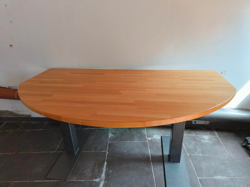 Table en hêtre, pied métallique, Enlèvement