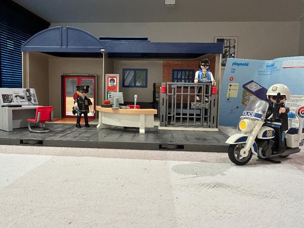 Playmobil politiekantoor, motor en agenten, Kinderen en Baby's, Speelgoed | Playmobil, Ophalen, Zo goed als nieuw, Complete set