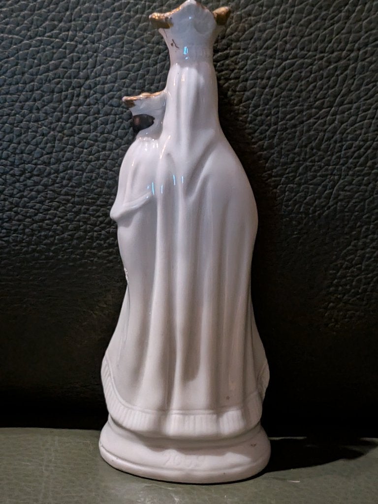 Porseleinen zwarte Madonna van Halle, Notre Dame de Hal, Antiek en Kunst, Minder dan 20 cm, Ophalen of Verzenden, Beschilderd
