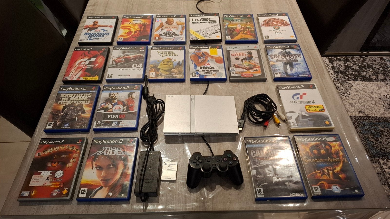 PlayStation 2 Slim en bonne état avec une manette et 19 jeux, Consoles de jeu & Jeux vidéo, Consoles de jeu | Sony PlayStation 2