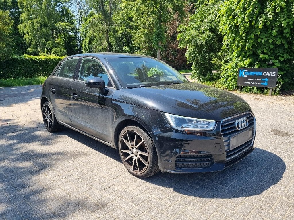 Audi A1 1.0 TFSI 70KW SB Led Stoelverw., Auto's, Audi, Voorwielaandrijving, Stof, A1, Zwart