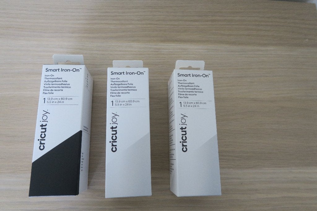 3 doosjes smart iron on Cricut - zwart + 2 x wit, Hobby en Vrije tijd, Overige thema's, Nieuw, Ophalen of Verzenden, Overige materialen