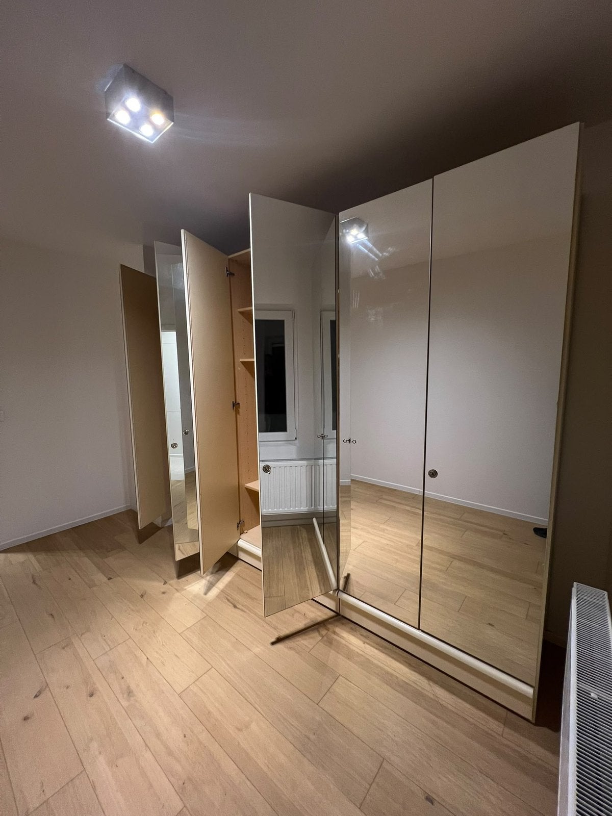Kleerkast- gratis, Huis en Inrichting, Ophalen, Gebruikt, 200 cm of meer, 200 cm of meer