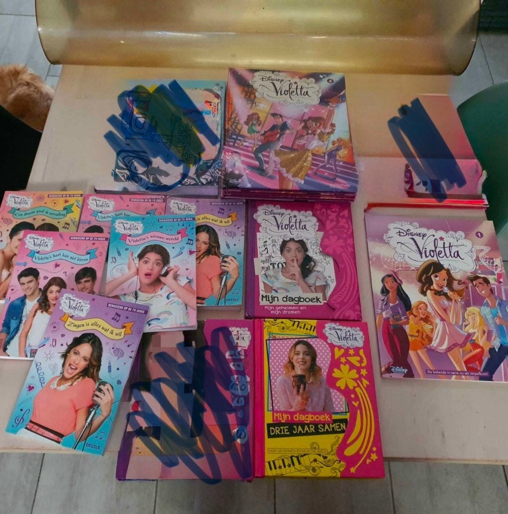 Disney Violetta leesboeken in goede nieuw staat, Boeken, Ophalen of Verzenden, Zo goed als nieuw