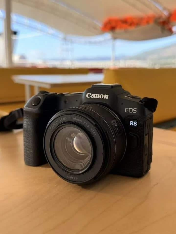 Kit Canon EOS R8 50 mm, 1,8 pièces, TV, Hi-fi & Vidéo, Enlèvement ou Envoi, Canon, Comme neuf, 24 mégapixels