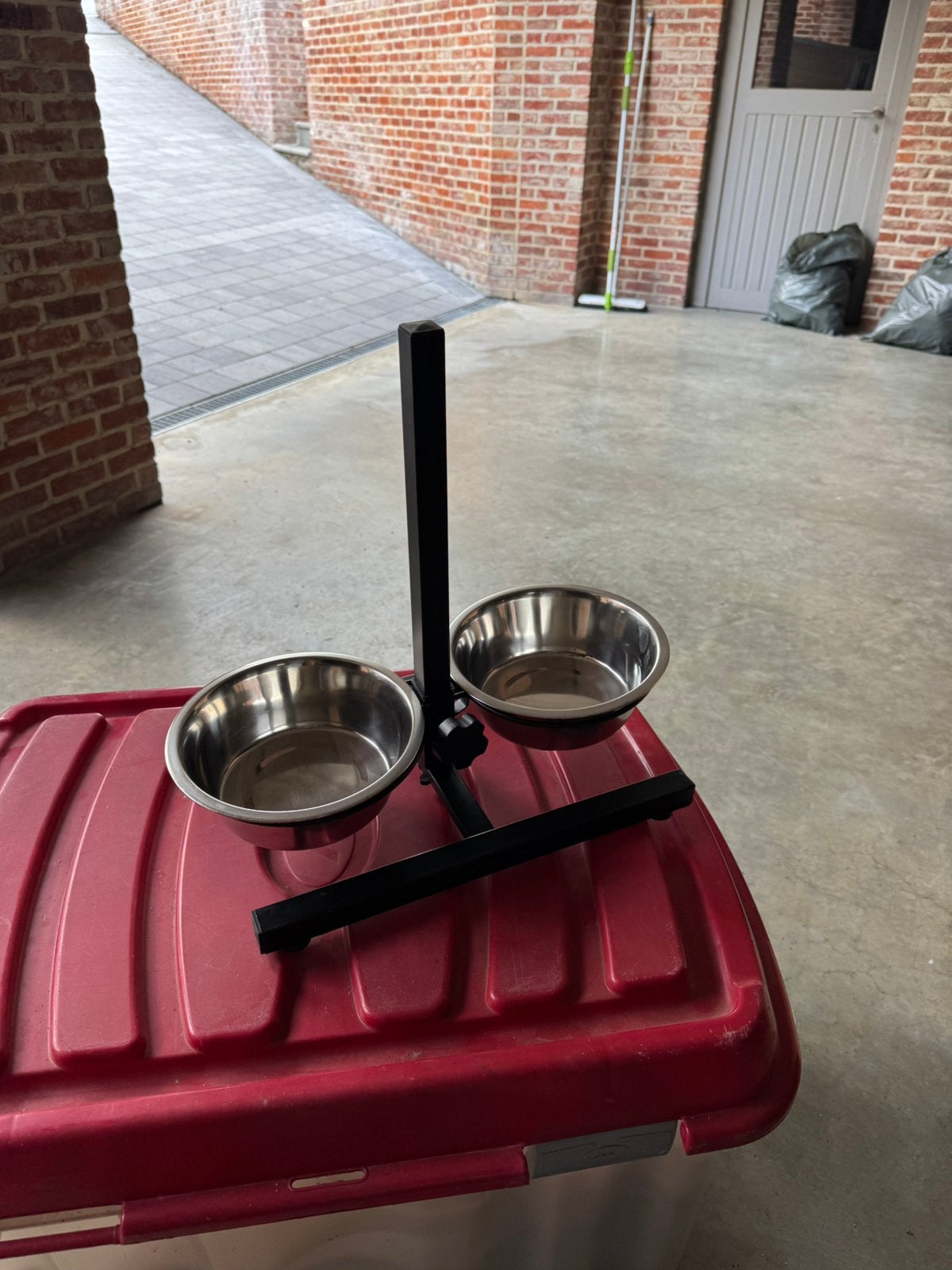 Eetbak en drinkbad. Herstel op hoogte., Enlèvement, Comme neuf