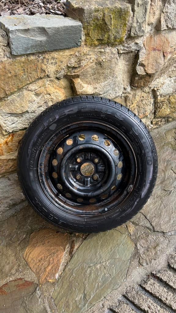 1 Jante avec pneu Kia-Hyundai, Ophalen of Verzenden, Gebruikt