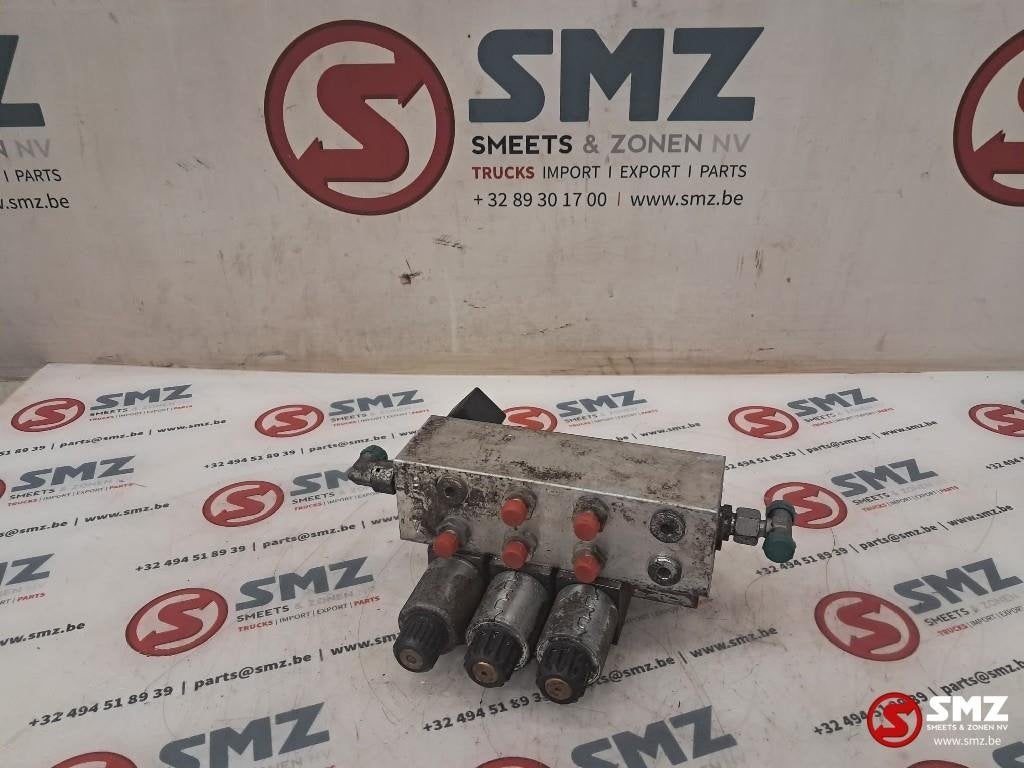Occ set van 3 hydraulische ventielen Parker, Gebruikt, Overige merken, Overige Auto-onderdelen