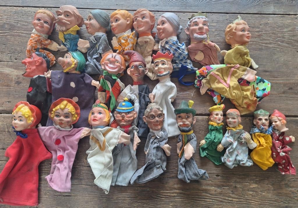 Antieke en vintage poppenkast en poppen., Ophalen of Verzenden