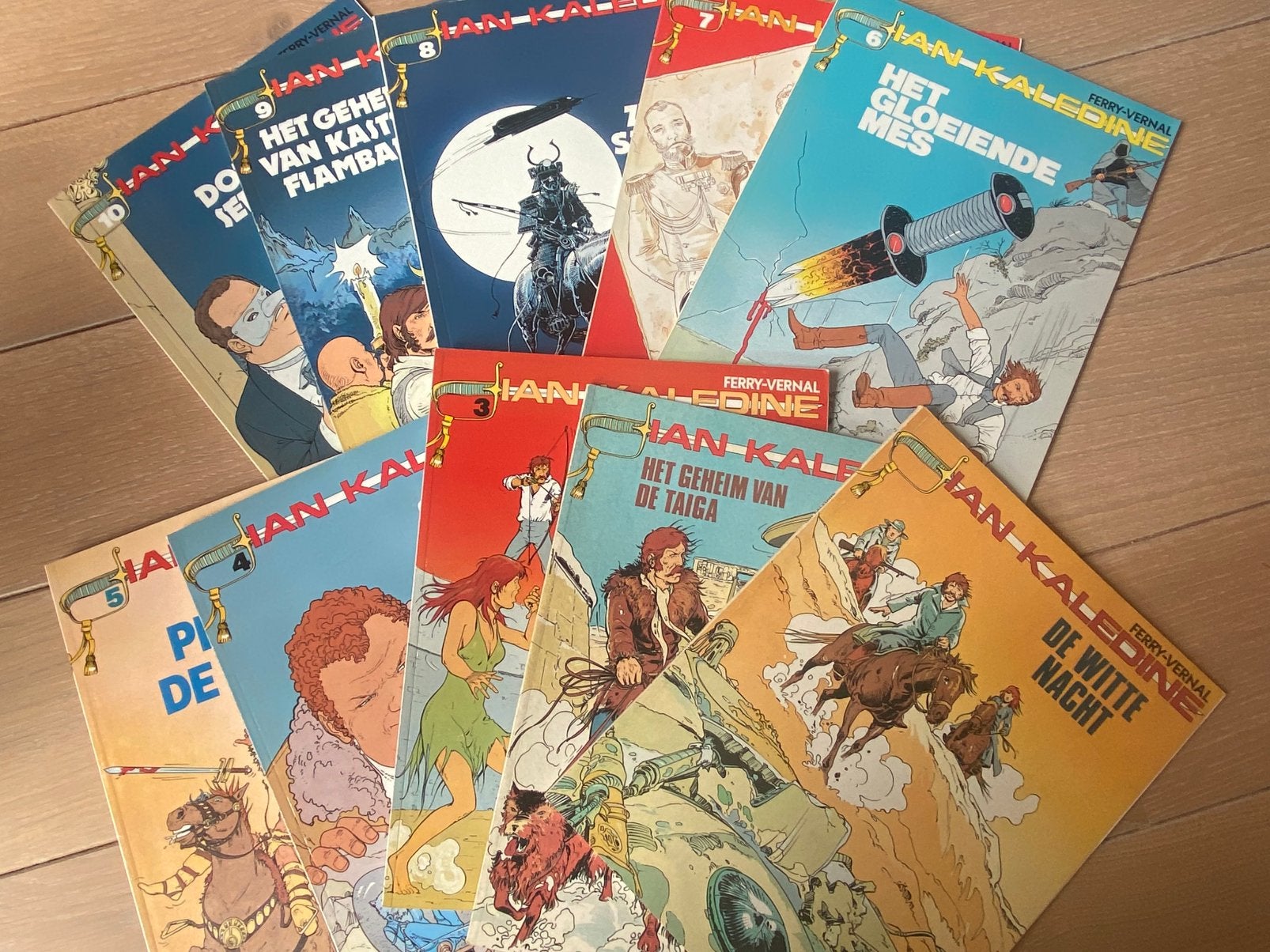 Série en 10 parties de Ian Kaladine SC, première édition, Enlèvement ou Envoi, Comme neuf
