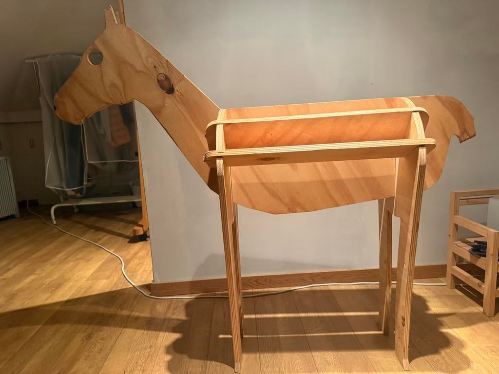Houten paard, Enlèvement, Comme neuf