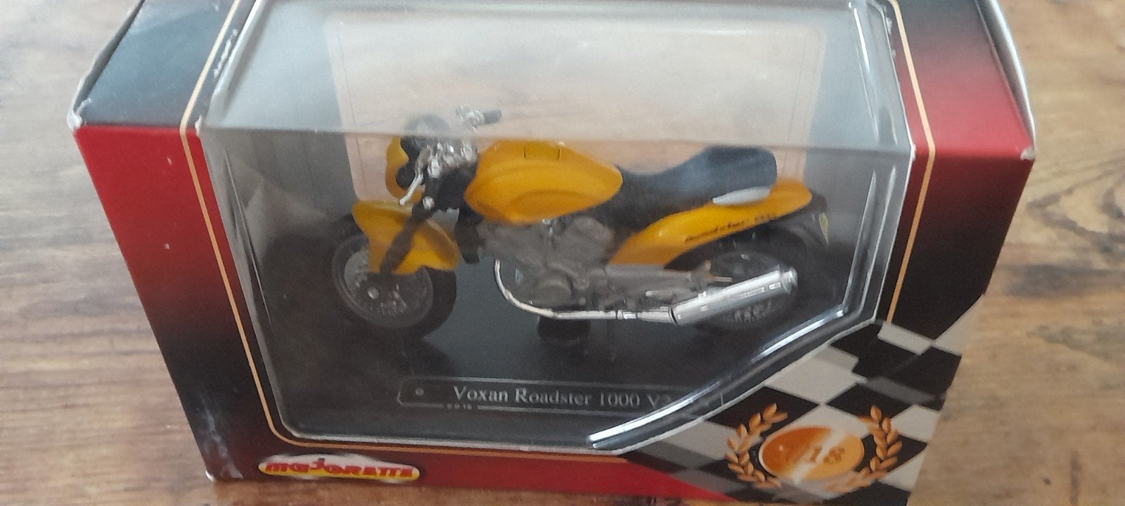modéle rèduit moto Voxan Roadster 1000 V2 èchelle 1/18, Enlèvement ou Envoi