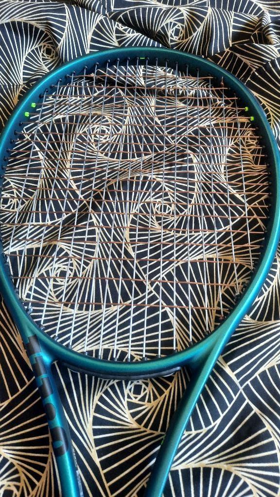Wilson Blade V9 98, Sport en Fitness, Tennis, Ophalen of Verzenden, Zo goed als nieuw, Wilson, Racket