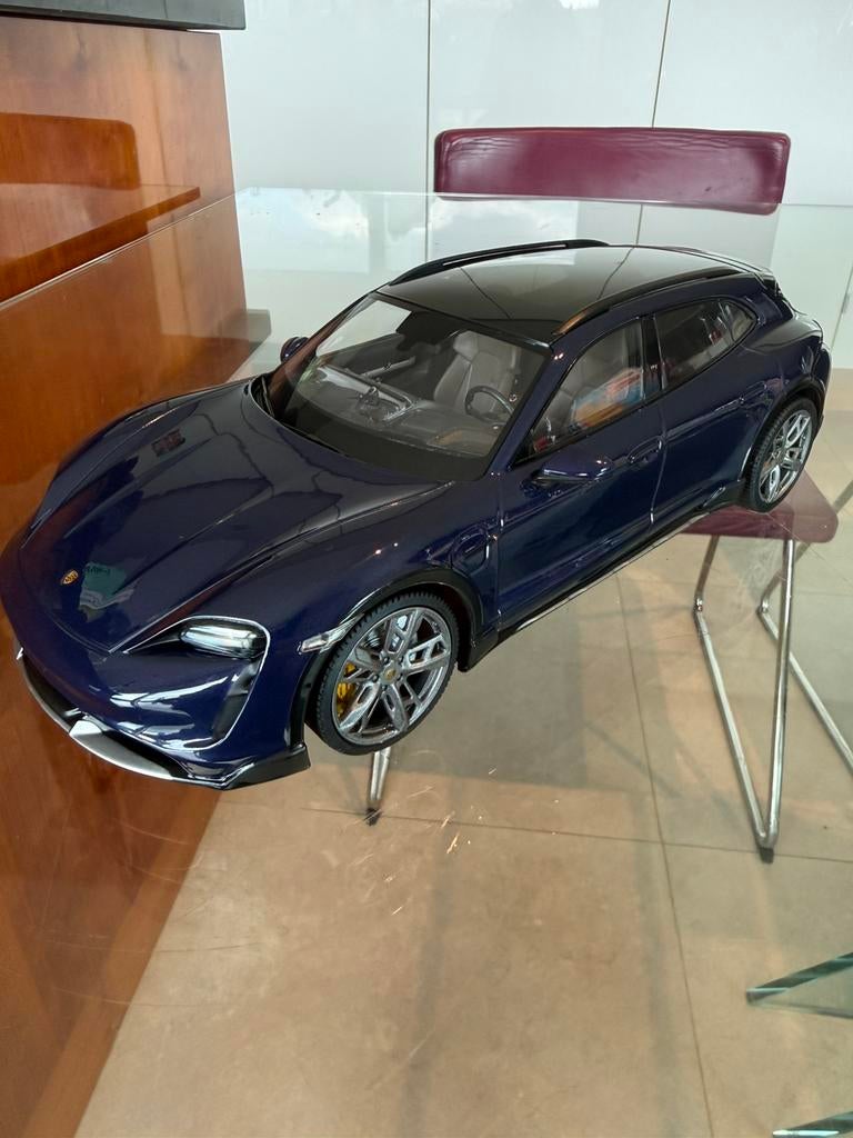 Porsche Taycan Cross Turismo Turbo S Minichamps 1:18, Ophalen of Verzenden, Zo goed als nieuw, Auto, MiniChamps