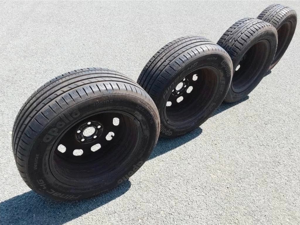 Pneus été 205/60-15 Audi, VW, Seat, Skoda, entraxe 5x100, Autos : Pièces & Accessoires, Pneus & Jantes, Pneus et Jantes, Pneus été