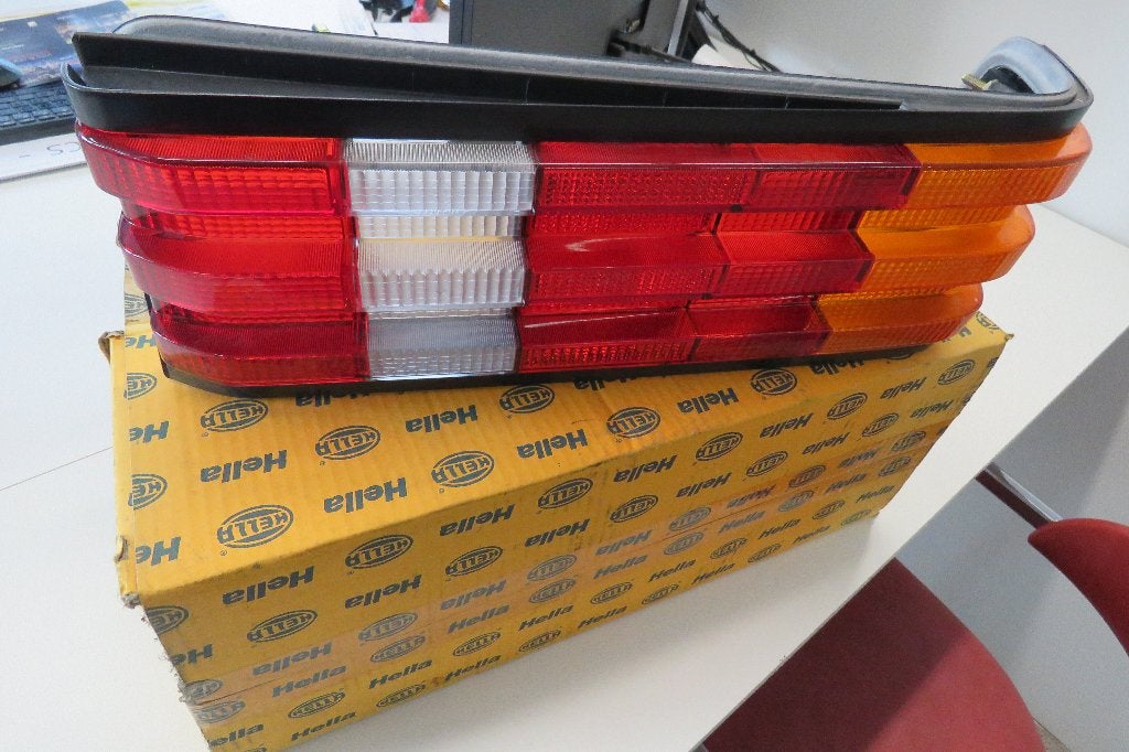 Nieuw achterlicht rechts Mercedes 190 W201 Hella, Ophalen of Verzenden, Nieuw, Mercedes-Benz