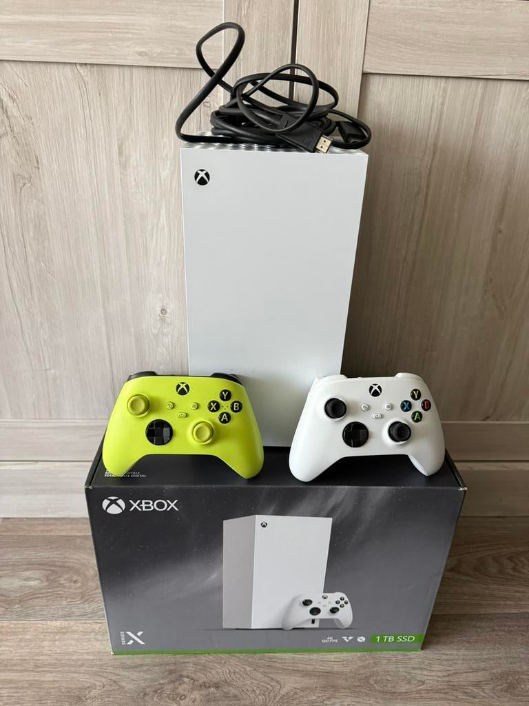 Xbox Series X 1To (Édition Digitale) + 2 Manettes + HDD 2To, Games en Spelcomputers, Spelcomputers | Xbox Series X en S, Ophalen