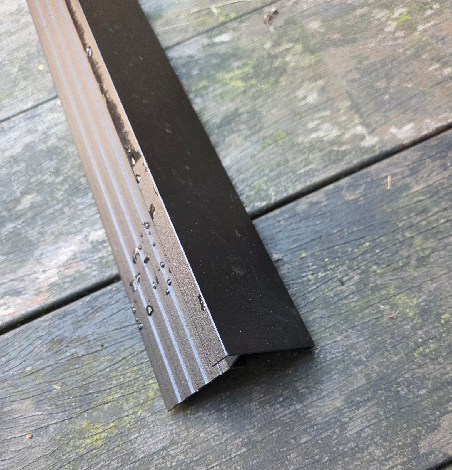 dakrand 60 x 60 mm zwart.  3 x 3 meter, Enlèvement