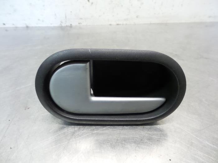 Poignée portière 4portes arrière gauche d'un Ford Fiesta, -, 3 mois de garantie, -, -