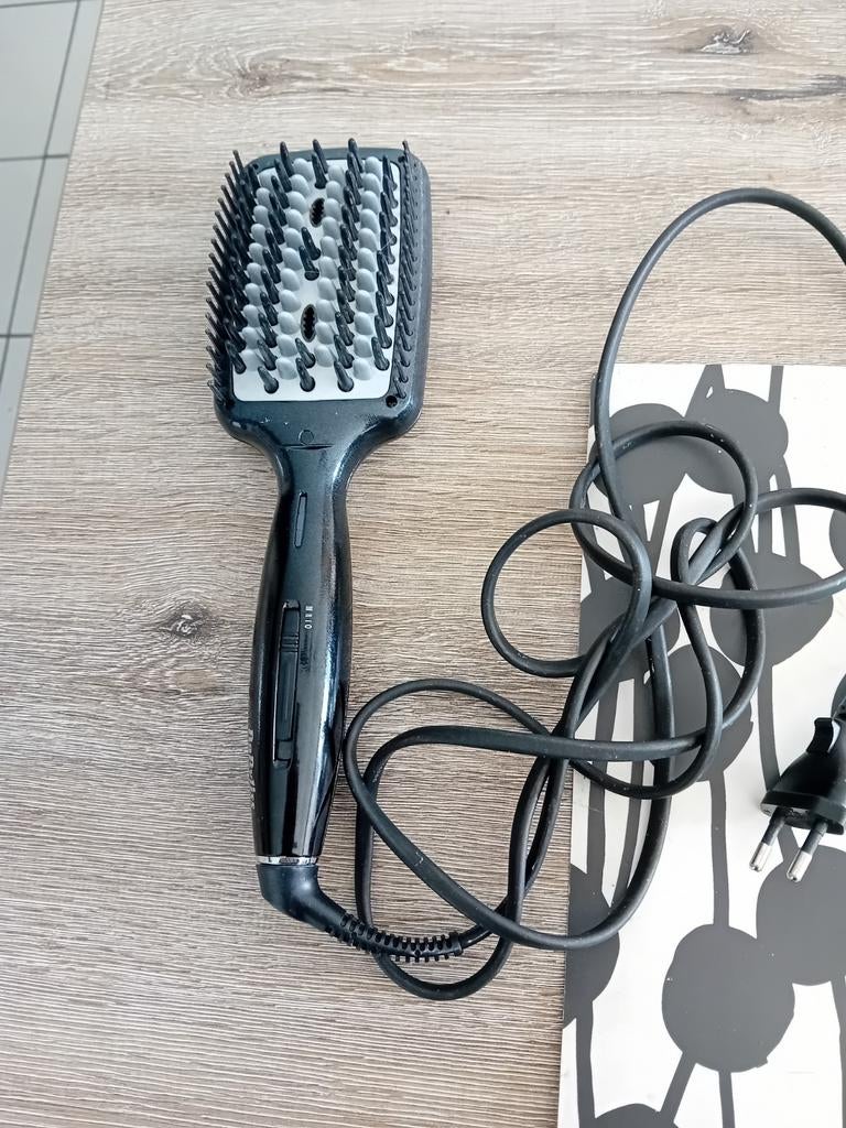 Lisseur babyliss tout nouveau  10 euros