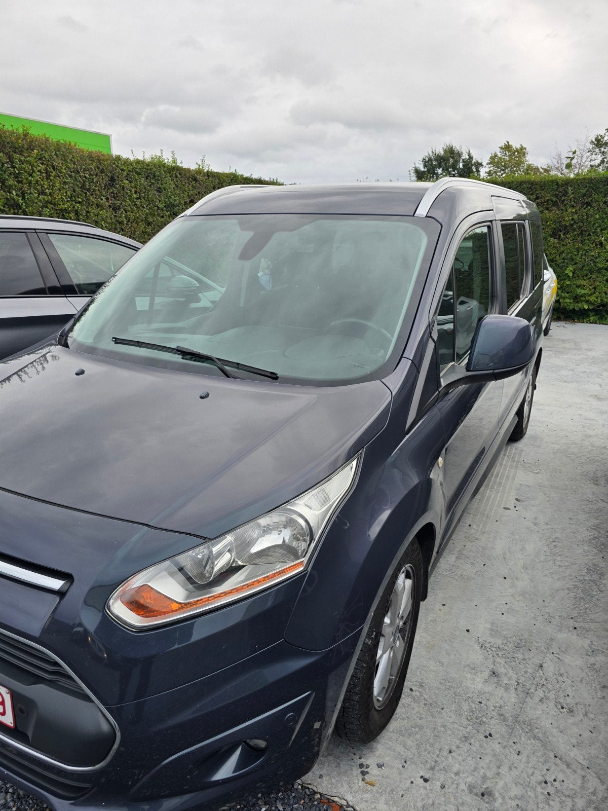 ford tourneo connect  1.6 ecoboost, Autos, 1750 kg, Carnet d'entretien, Noir, ABS