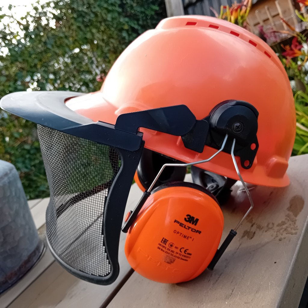 Zaaghelm Peltor, Doe-het-zelf en Bouw, Veiligheidshelmen, Ophalen of Verzenden, Met vizier, Gebruikt