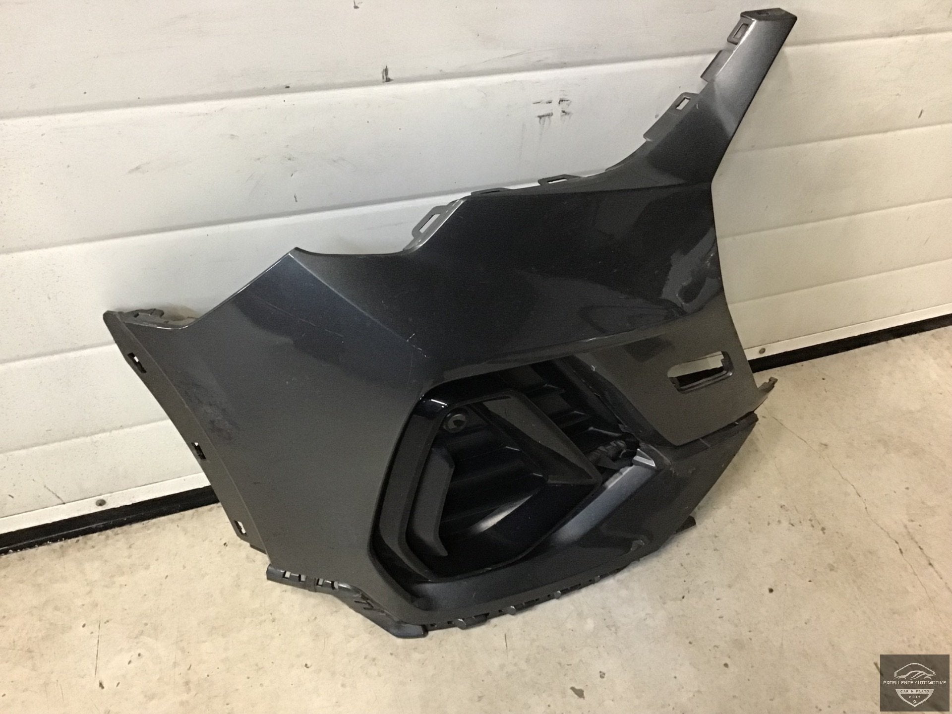 Audi Q3 83A S-Line Voorbumper Bumperhoek Rechts 83A807438D, Auto-onderdelen, Gebruikt, Auto-Union-Strasse 1
85045  Ingolstadt, DE
