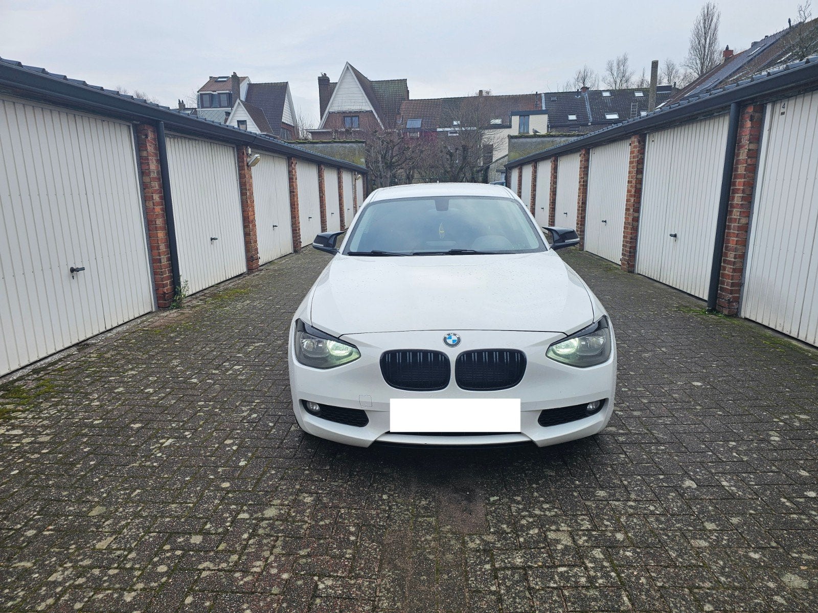 BMW 114i 2014 Édition drapeau à damier | Euro 6b, Autos, BMW, Particulier, ABS, Phares directionnels, Airbags, Air conditionné