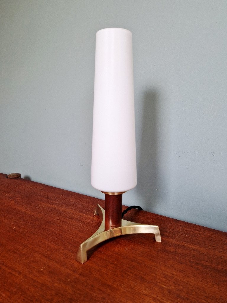 Scandinavische driepootlamp in messing,teak en opaline 1960, Ophalen of Verzenden