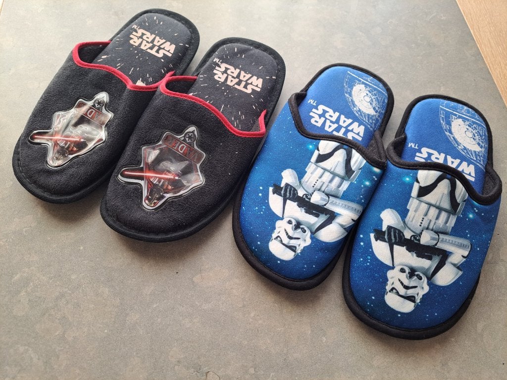 2 paar pantoffels Star Wars maat 36, Enlèvement, Garçon, Autres types