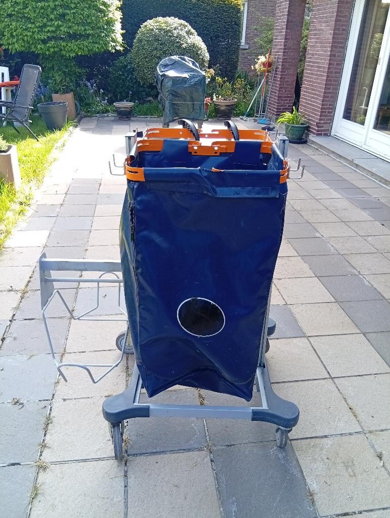 Chariot de nettoyage, Enlèvement