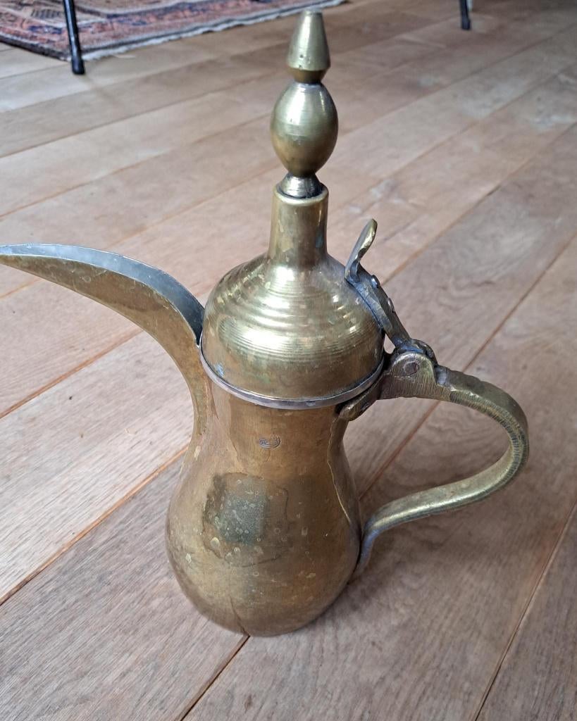 Traditionele Arabische koffiepot - Dallah, Antiek en Kunst, Ophalen of Verzenden, Koper