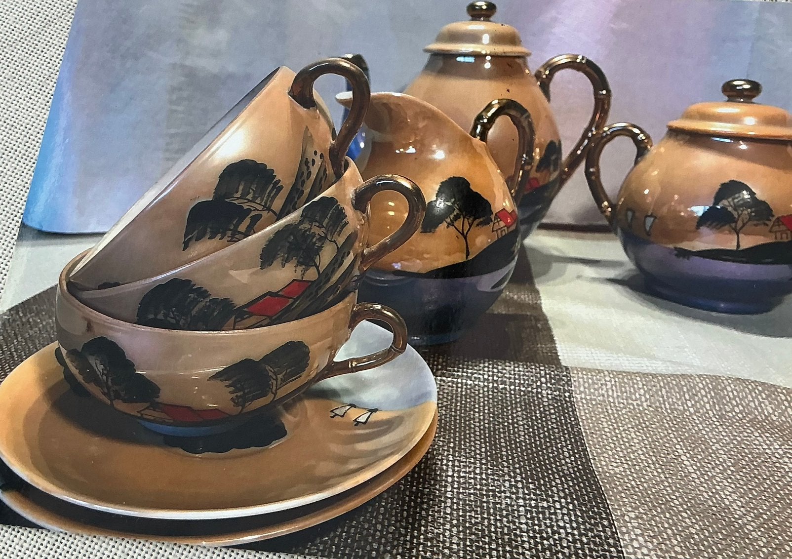 Koffie servies in eierschaal porsolein, Ophalen