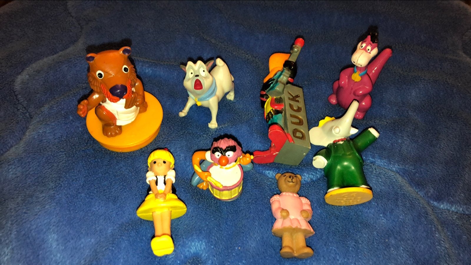8 Figurines