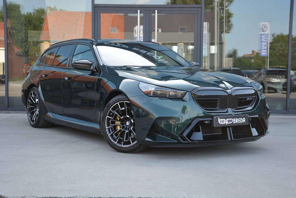 BMW M5 Touring Oxfordgrun II/Carbon/Ceramic Brakes/Pano/Alca, Auto's, Automaat, 4395 cc, Leder, Bedrijf