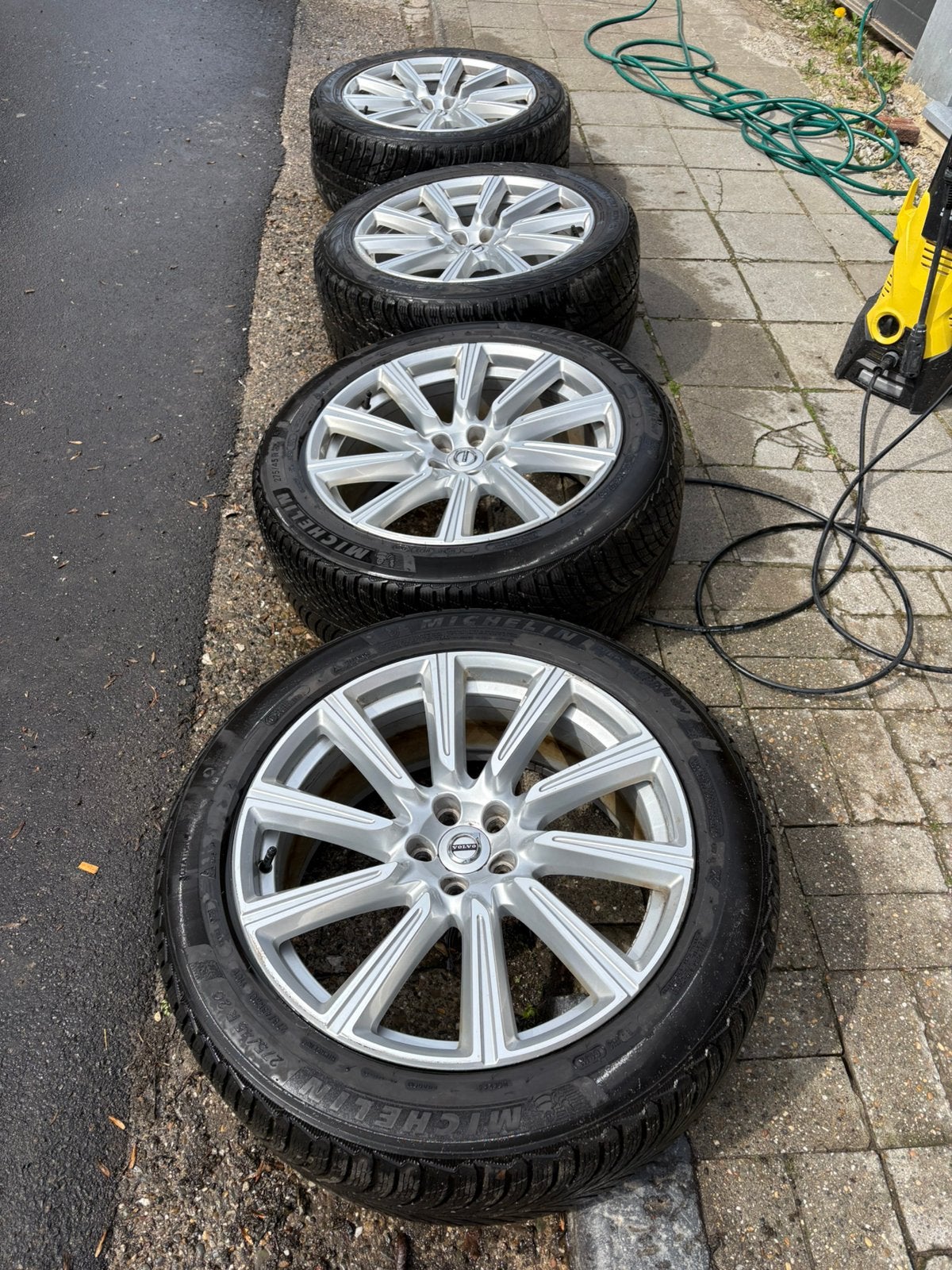 4 jantes Volvo + Michelin Pilot Alpin 5 SUV, Enlèvement