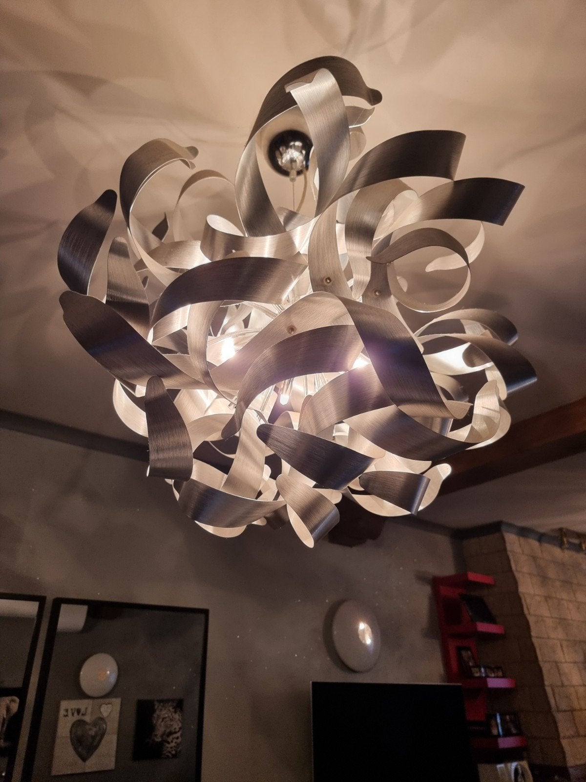 2 lustres GOGA en ruban d aluminium brossé au design, Maison & Meubles, Lampes | Lustres, Enlèvement, Neuf, Autres matériaux, Désigne contemporain