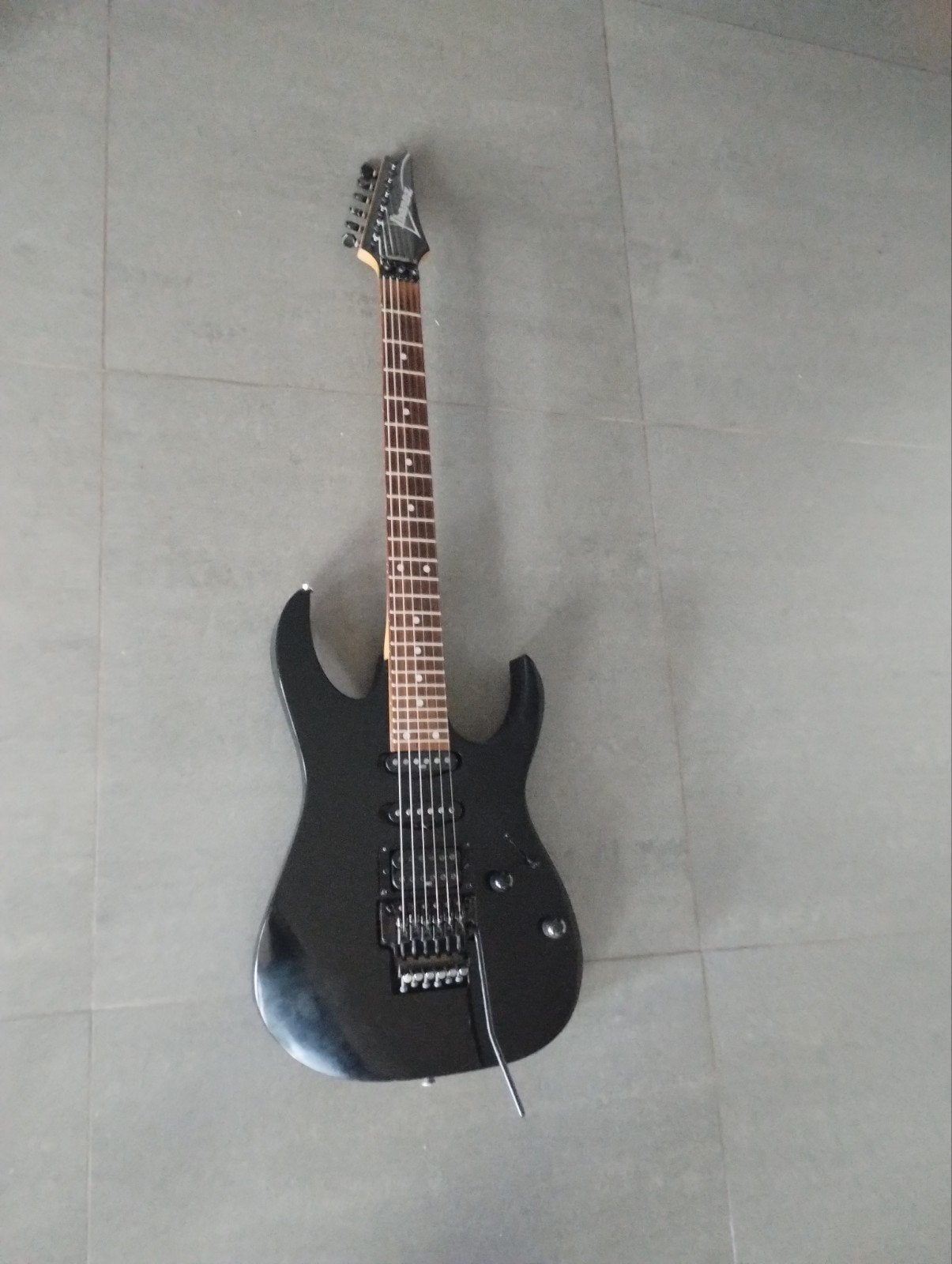 ibanez rg 560 made in japan 1987, Musique & Instruments, Instruments à corde | Guitares | Électriques, Enlèvement ou Envoi, Ibanez